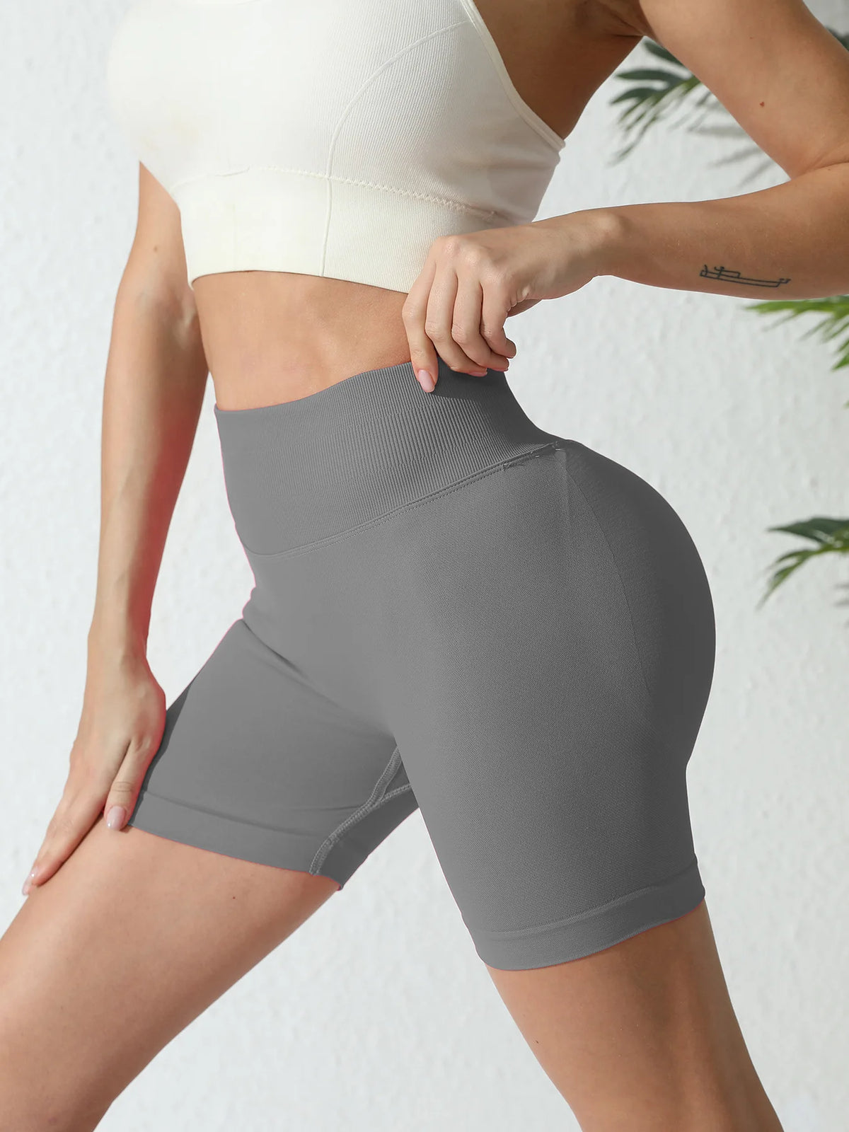 Short yoga sport